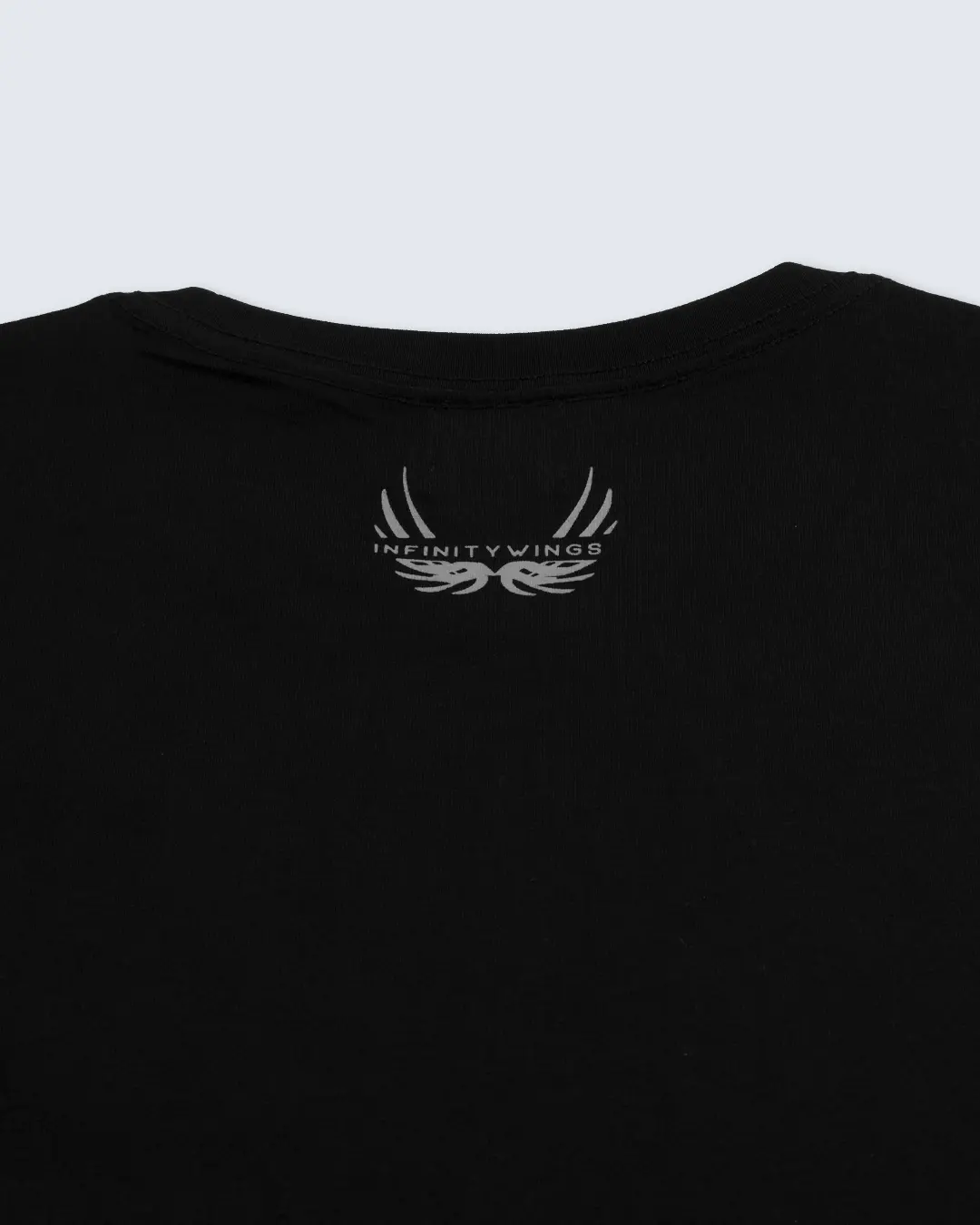 ESSENTIAL BLACK TEE